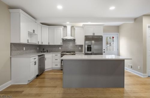 19 Becker Ter, Irvington NJ 07111-1311 exterior