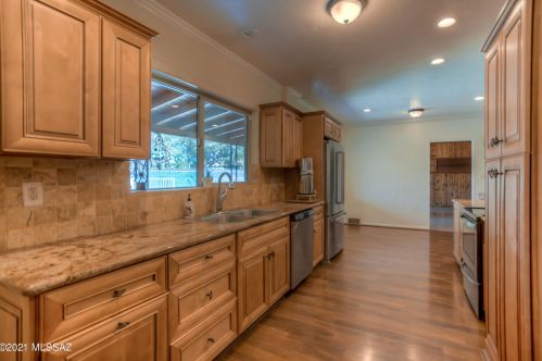 201 Irving Ave, Tucson AZ 85711-6239 exterior