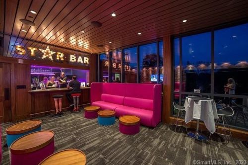 24 Aspen Ledges Rd, Ridgefield CT 06877-1826 exterior