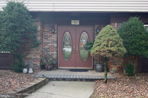 12 Lighthouse Dr, East Freehold NJ 07728-1384 exterior