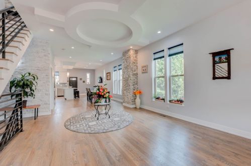 1134 44th St, Chicago, IL 60653-3710