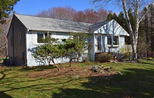 34 Mulholland Dr, Ipswich, MA 01938-2823