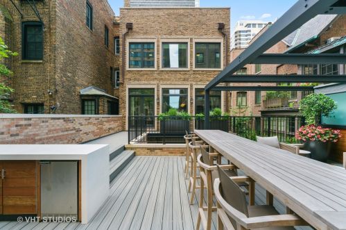 1449 Astor St, Chicago IL 60610-1608 exterior