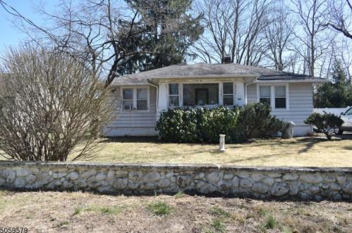 51 East Ave, Hackettstown, NJ 07840-2603