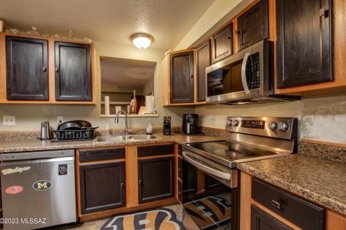 752 Edgewater Dr, Tucson AZ 85704-2412 exterior