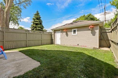 4100 Central Ave, Chicago IL 60639-2934 exterior