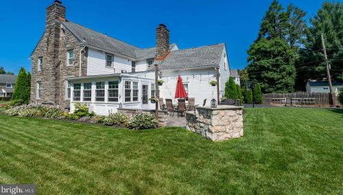 5 Lexington Ave, Pittsburgh PA 15215-3218 exterior