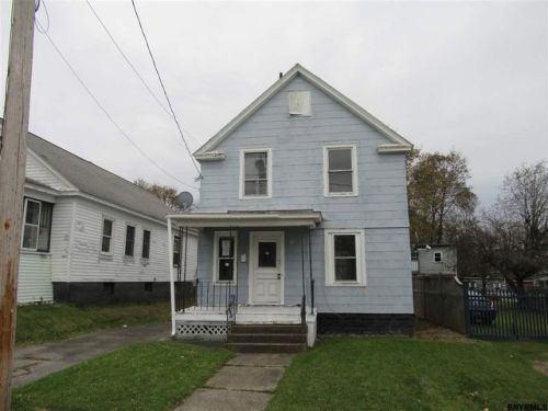 822 Raymond St, Schenectady, NY 12308-1608