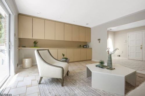 62 Cornell Dr, Livingston NJ  07039-5519 exterior