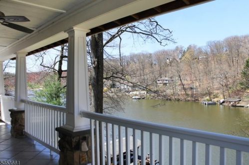 46 River Styx Rd, Hopatcong NJ 07843-1827 exterior