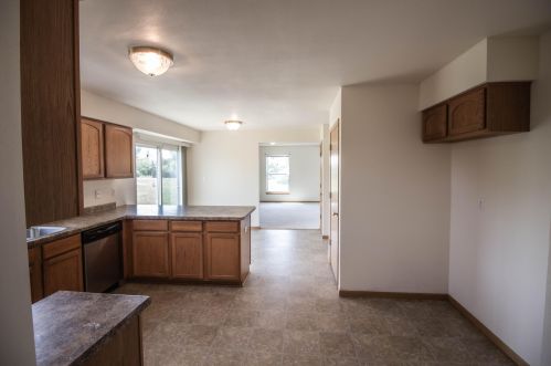 9286 Burbank Ave, Milwaukee WI 53224-1317 exterior