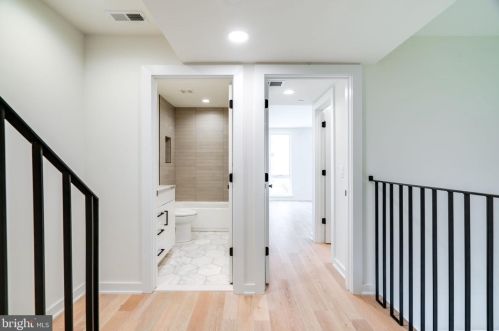 959 Marshall St, Philadelphia PA 19122 exterior