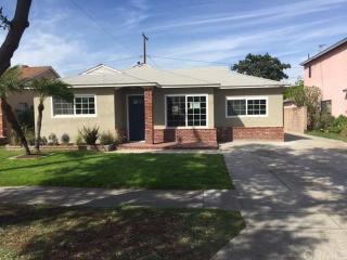 9037 Oak St, Bellflower, CA 90706-4401