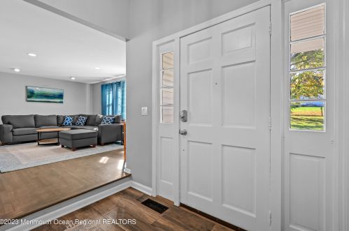 33 Hidden Strm Rd, East Freehold NJ 07728-1563 exterior