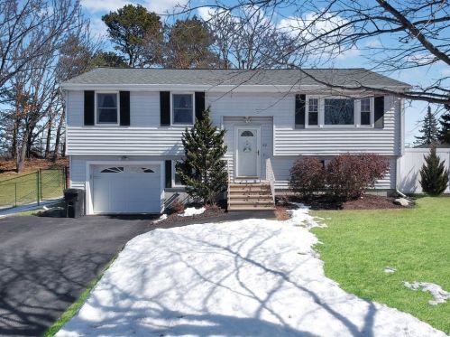 59 Chippy Ln, Methuen, MA 01844-7425