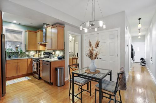 3429 Oakley Ave, Chicago IL 60608-6027 exterior