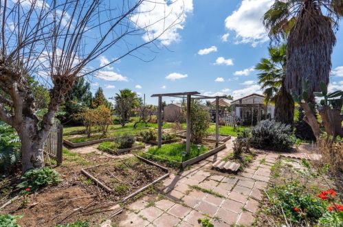 19101 Mariposa Ave, Riverside CA 92508-9627 exterior