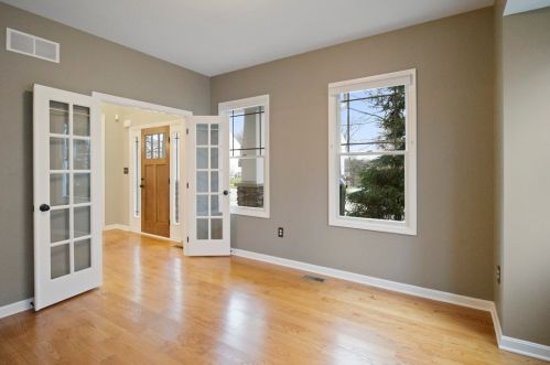 1008 Chaulk Hill Dr, Moon Twp PA  15108-9730 exterior