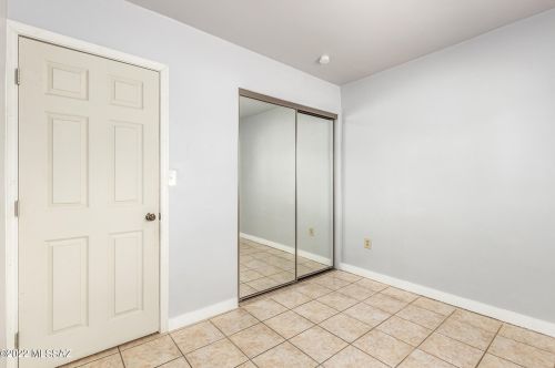 225 Columbia St, Tucson AZ  85714-2517 exterior