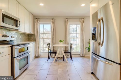 7041 Chesley Search Way, Alexandria VA 22315-4754 exterior