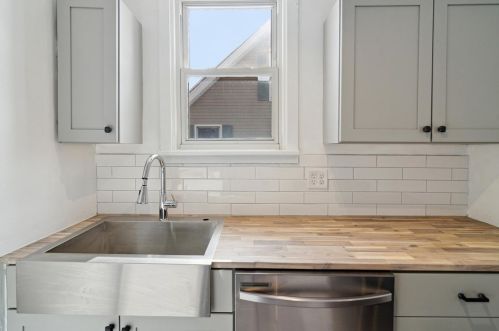 1614 Aurelius St, Pittsburgh PA 15218-2320 exterior