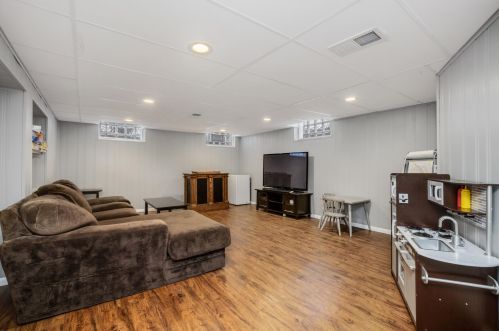 4790 Sheffield Ave, Milwaukee WI 53217-5962 exterior