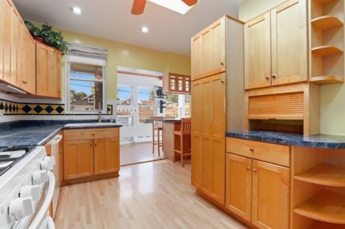 5004 Tripp Ave, Chicago IL 60630-2724 exterior