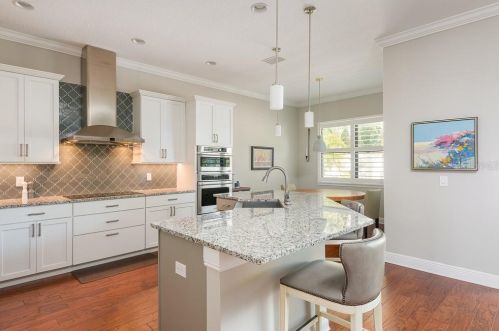 3017 Ballast Point Blvd, Tampa FL 33611-3902 exterior