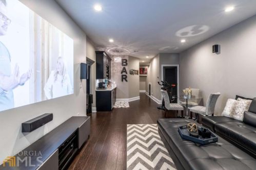 7690 Glisten Ave, Atlanta GA 30328-2498 exterior