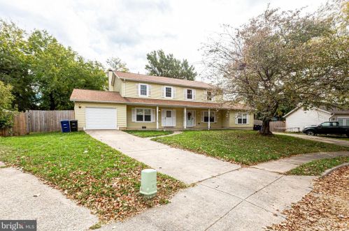 185 Cedar Walk Cir, Leesburg VA  20176-4457 exterior