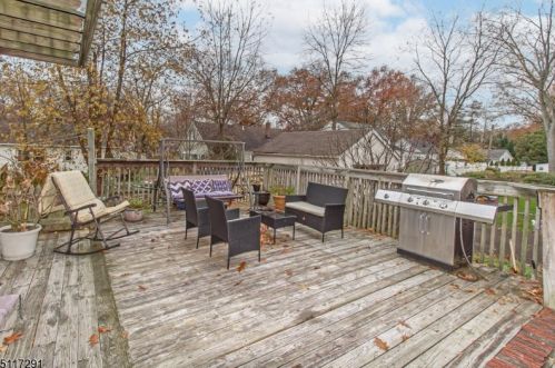 992 Milton Blvd, Rahway NJ 07065-1721 exterior