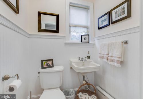 301 Glendale Ave, Alexandria VA 22301-2407 exterior