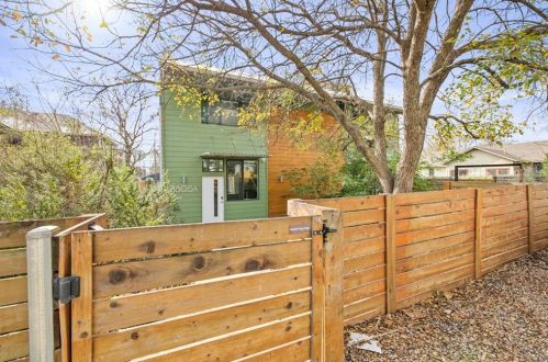 1805 14th St, Austin, TX 78702-1203