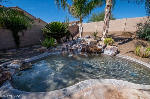 8499 National Dr, Tucson AZ 85742-8526 exterior