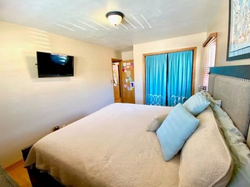 2551 89, Milwaukee WI 53226-1805 exterior