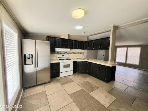 781 Lightstar Cir, Tucson AZ 85756-7250 exterior