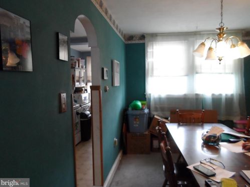 6147 Erdrick St, Philadelphia PA 19135-3516 exterior