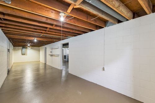 5788 Riverview Dr, Kalamazoo MI 49004-1549 exterior