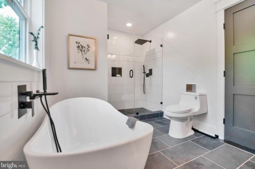 102 Ritchie Ave, Silver Spring MD  20910-5112 exterior