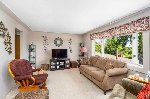 1445 Fern Ave, Duluth MN 55805-1133 exterior