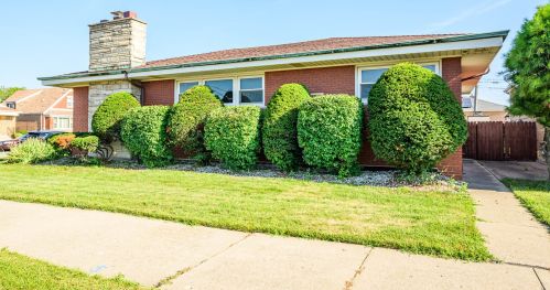 8159 Sacramento, Chicago IL 60655-2302 exterior