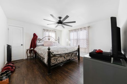 220 Cir Dr, Joliet IL 60433-1507 exterior