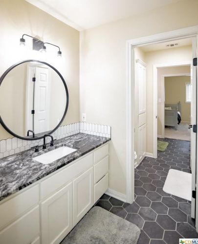 101 Legend Dr, Victoria TX 77904-3854 exterior