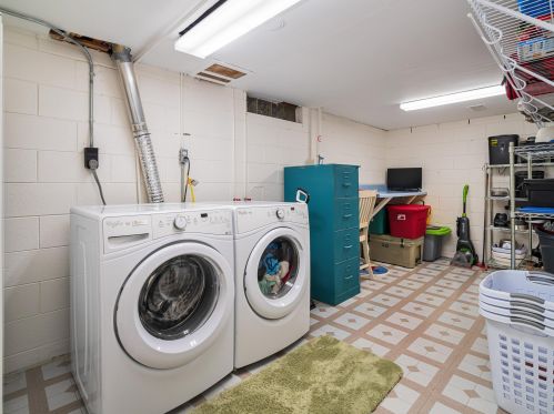 1721 Lilac Dr, Manitowoc WI 54220-6703 exterior