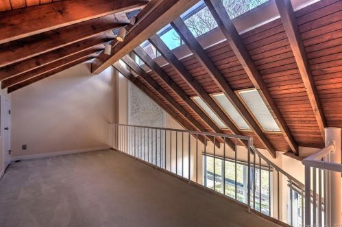 12 Seaside Ave, Milford CT 06460-6319 exterior