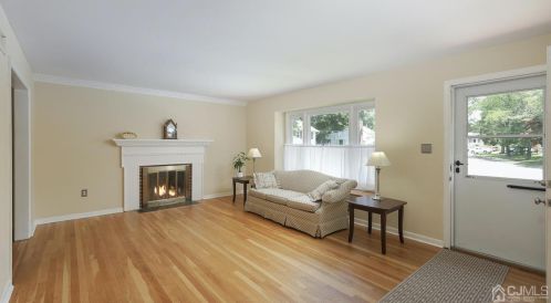 27 Kent Pl, Metuchen, NJ 08840-1020