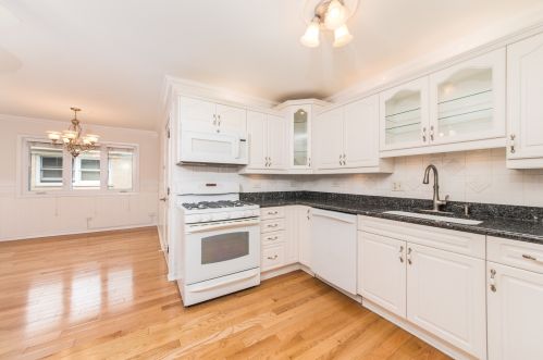 4558 Maria Ct, Chicago IL 60656-4255 exterior