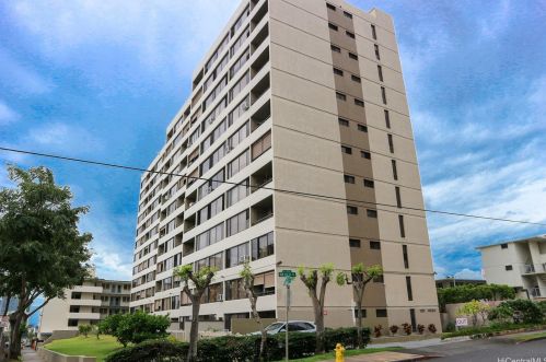 1251 Heulu St, Honolulu HI  96822-3084 exterior