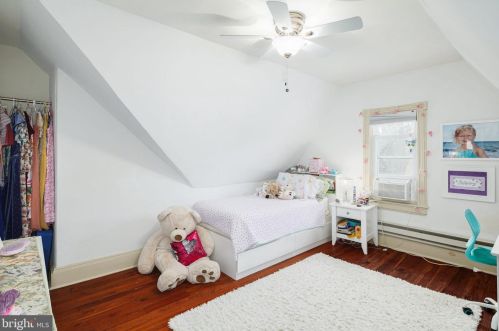 212 Atlantic Ave, Tavistock NJ 08033-3334 exterior