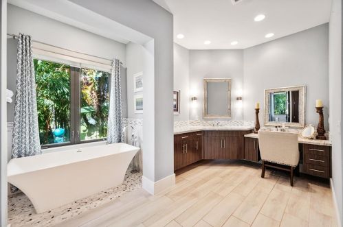 4803 Oak Cir, Boynton Beach FL 33436-5922 exterior